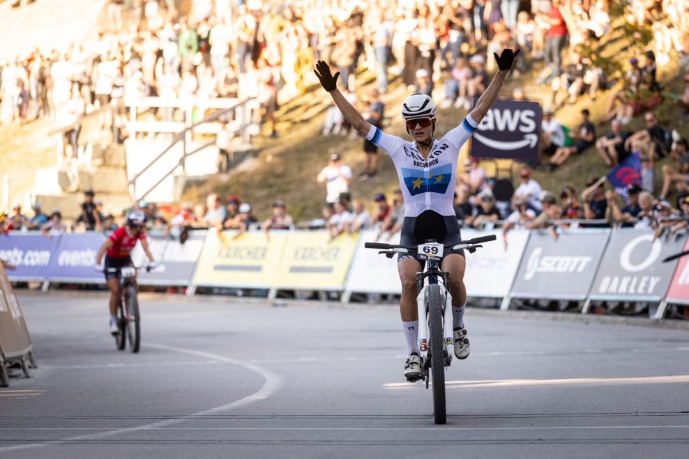 Jenny Rissveds získala v Lenzerheide druhé víťazstvo v short tracku za sebou