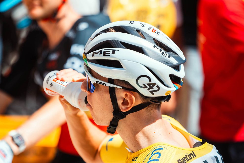 MET predstavil nov&uacute; prilbu Trenta 3K Carbon s lep&scaron;ou ochranou aj ventil&aacute;ciou