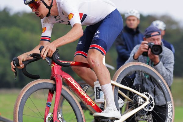 Tím Toma Pidcocka má sponzorovať Pinarello, premenuje sa na Pinarello-Q36.5 Pro Cycling