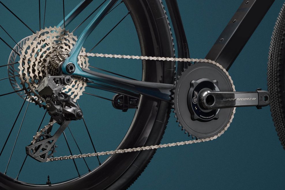 Campagnolo predstavuje elektronick&uacute; gravelov&uacute; sadu Super Record 13 X a naznačuje aj pr&iacute;chod dostupnej&scaron;ej alternat&iacute;vy