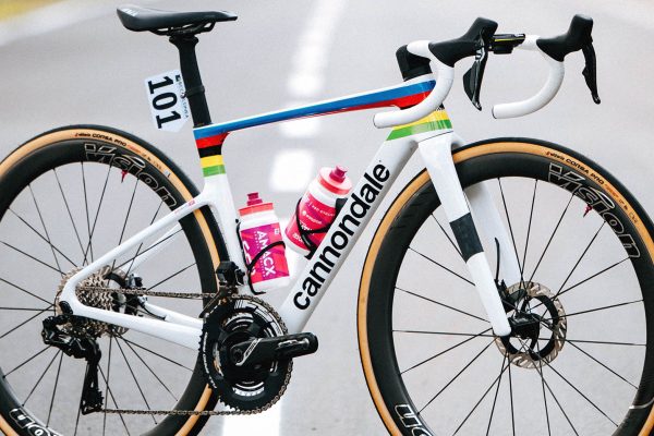Magdeleine Vallieres predviedla dres majsterky sveta aj špeciálnu edíciu Cannondale LAB71 SuperSix EVO