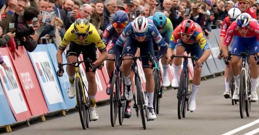 Tim Merlier porazil Olava Kooija v prvej etape Okolo Holandska, Lukáš Kubiš sa do šprintu nezapojil