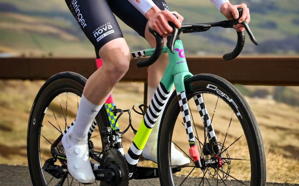 Juniorsk&yacute; titul majstra sveta vyhral na č&iacute;nskom bicykli Quick Pro AR:One. V&aacute;ži len o 30 gramov viac, ako povoľuje UCI
