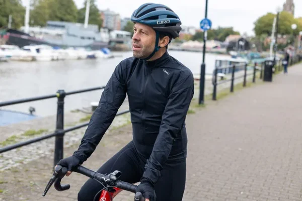 Test: Vetruvzdorná bunda Giro Chrono Expert Wind Jacket