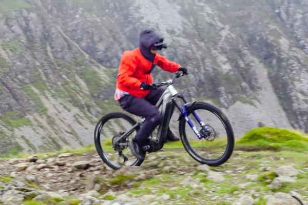 VIDEO | Brendog a Wilkins na trailoch počas búrky Floris