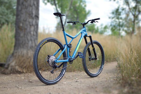 Horské bicykle s 32-palcovými kolesami sú tu. Výrobcovia by sa mali poučiť z chýb, ktoré sprevádzali začiatky 29-palcových modelov