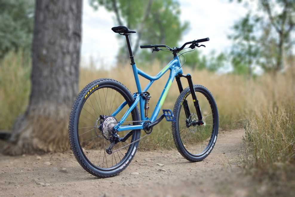 Horsk&eacute; bicykle s 32-palcov&yacute;mi kolesami s&uacute; tu. V&yacute;robcovia by sa mali poučiť z ch&yacute;b, ktor&eacute; sprev&aacute;dzali začiatky 29-palcov&yacute;ch modelov