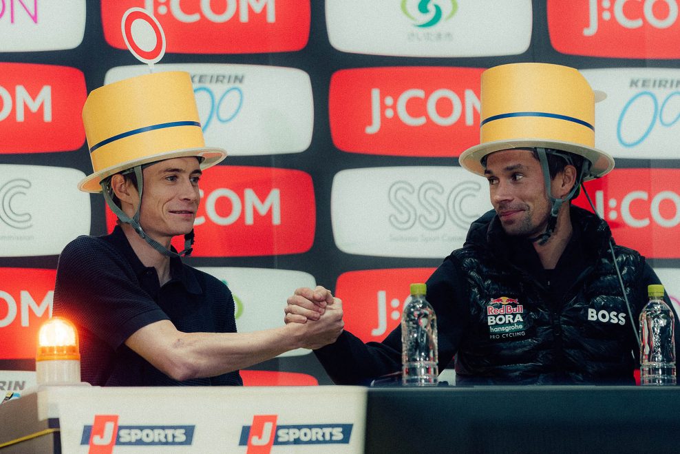 &bdquo;Ned&aacute; sa na to pozerať. Ani sa nesnažia pretvarovať, že id&uacute; skutočn&eacute; preteky.&ldquo; Mads Pedersen odmietol &uacute;časť na exhibičn&yacute;ch pretekoch pod z&aacute;&scaron;titou Tour de France