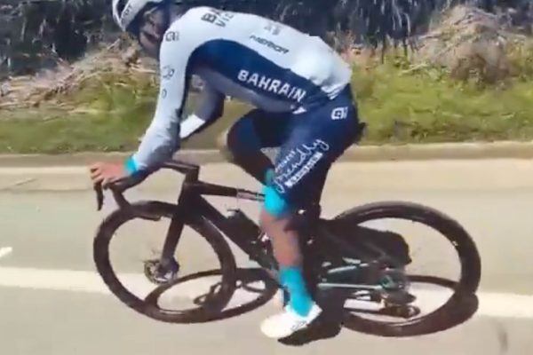 VIDEO ‎| Skončí Merida vo WorldTour? Santiago Buitrago jazdil počas tréningu na bicykli Bianchi