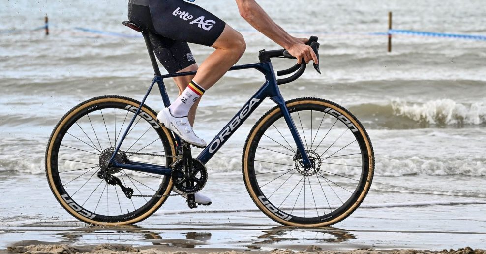Toon Aerts vyhral majstrovstv&aacute; Eur&oacute;py v cyklokrose na cestnom bicykli