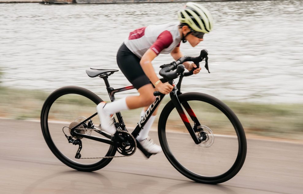 Ridley predstavil nov&yacute; karb&oacute;nov&yacute; detsk&yacute; pretek&aacute;rsky bicykel Yungstr. Je vhodn&yacute; na cestu, gravel aj cyklokros