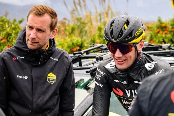 Kto je stratég tímu Visma, ktorý stál pri dvoch víťazstvách na Grand Tour?