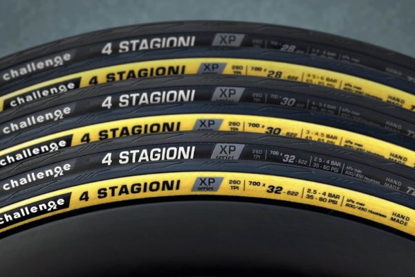 Challenge roz&scaron;iruje ponuku cestn&yacute;ch pl&aacute;&scaron;ťov. Strada v nov&yacute;ch &scaron;&iacute;rkach, cenovo dostupn&yacute; Elite a odoln&aacute; novinka 4 Stagioni