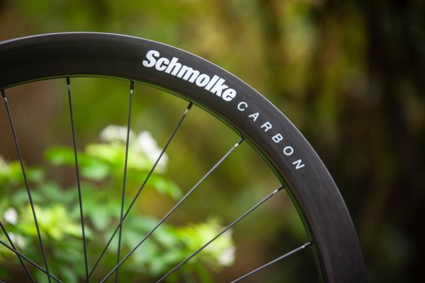 Schmolke predstavuje nové karbónové kolesá TLO 50. Najľahšie 50 mm aero kolesá na svete vážia menej ako balík cukru