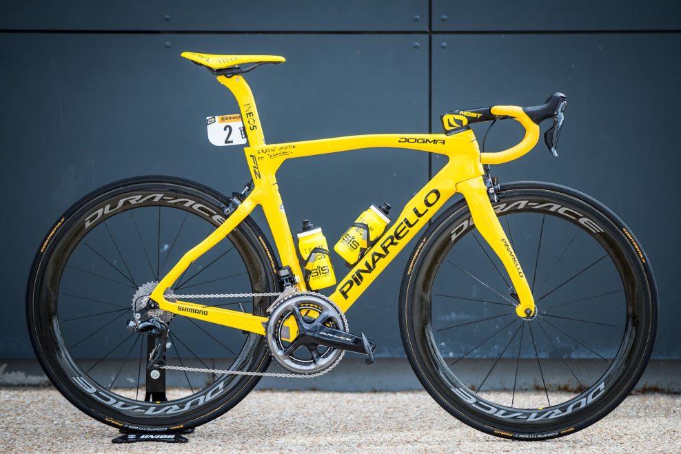 Zlodeji ukradli z domu Egana Bernala jeho v&iacute;ťazn&yacute; bicykel Pinarello Dogma F12 z Tour de France