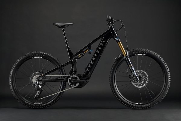 COMMENCAL rozširuje ponuku e-bikov o enduro model META POWER SX 800 (+ video)
