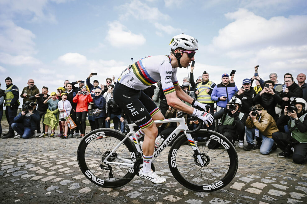 Tadej Pogačar absolvoval 5-hodinov&yacute; tr&eacute;ning na dlažobn&yacute;ch kock&aacute;ch Par&iacute;ž-Roubaix, v jednom sektore vytvoril osobn&yacute; rekord