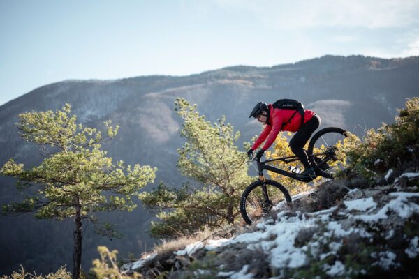 Kompletn&yacute; sprievodca zimn&yacute;m MTB: V&scaron;etko, čo potrebujete vedieť, k&yacute;m vyraz&iacute;te na zamrznut&eacute; traily