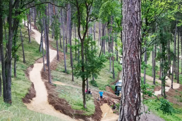 V Bojniciach vyrastá nový flowtrail, prispieť naň môžete cez Donio