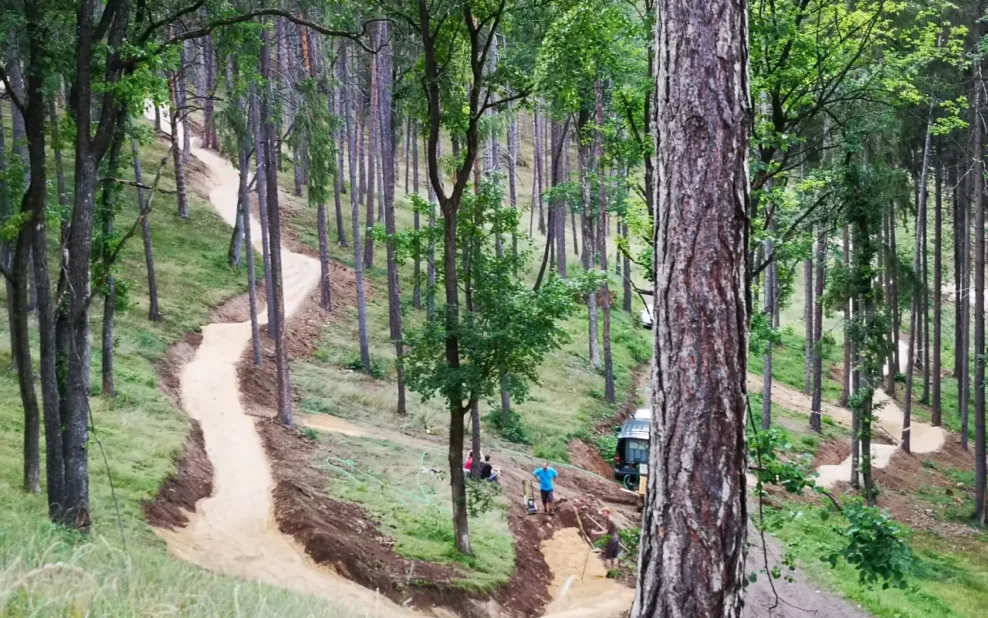 V Bojniciach vyrastá nový flowtrail, prispieť naň môžete cez Donio