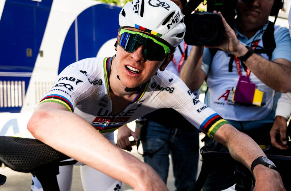 Ako dok&aacute;že oddychovať a s&uacute;strediť sa na tr&eacute;ning? Aj Tadej Pogačar potrebuje pokoj a ticho po sez&oacute;ne, hovor&iacute; Philippe Gilbert