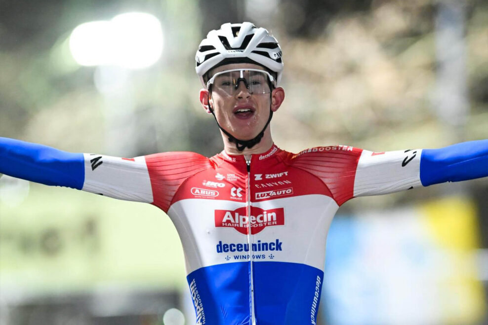 Tibor Del Grosso ovl&aacute;dol večern&eacute; preteky Superprestige Diegem, Thibau Nys doplatil na p&aacute;d v piesku