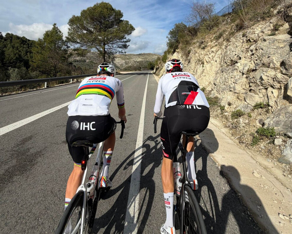 Tadej Pogačar prekonal &scaron;ialenou r&yacute;chlosťou cez 32 km/h svoj vlastn&yacute; rekord v st&uacute;pan&iacute; Coll de Rates