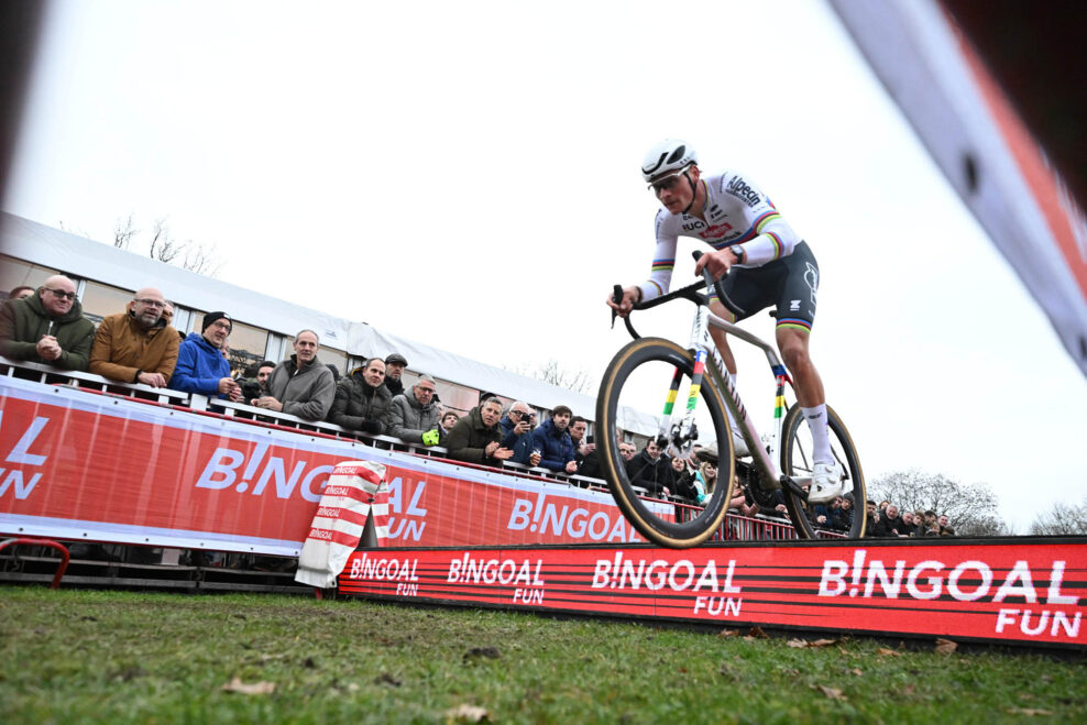 Mathieu van der Poel ukončil cestnú sezónu. Či bude v zime obhajovať titul v cyklokrose, zatiaľ nevie