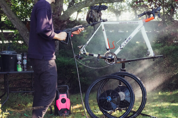 Ako umyť bicykel tlakovým čističom bez rizika poškodenia