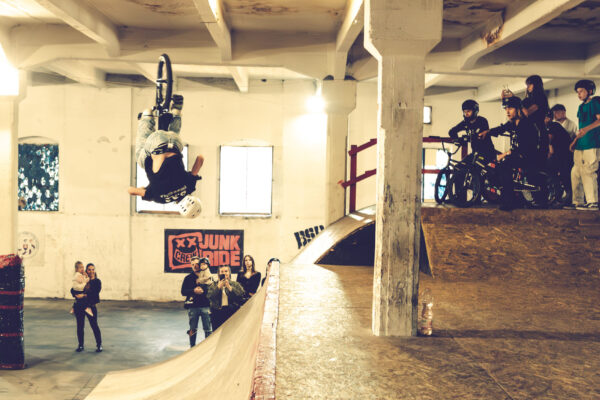 Ako dopadol 13. ročník akcie Junkride INDOOR JAM a finále Slovenského pohára Freestyle BMX/MTB