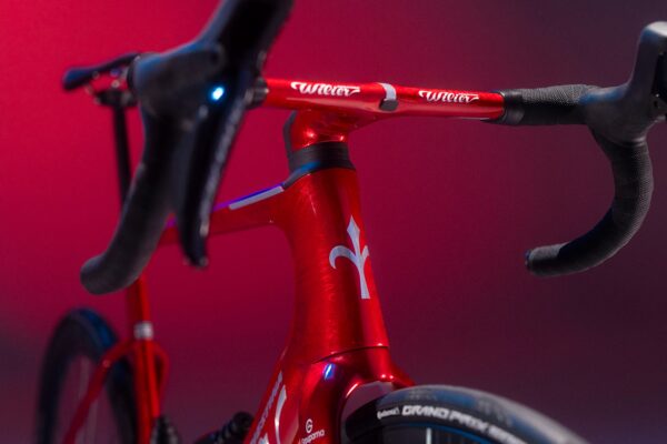 T&iacute;m Groupama-FDJ uk&aacute;zal nov&yacute; dizajn oblečenia aj bicyklov Wilier pre sez&oacute;nu 2026