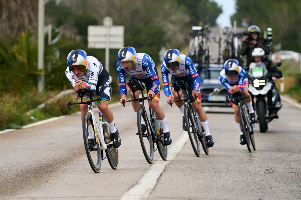 Red Bull-Bora-Hansgrohe vyhral tímovú časovku na Trofeo Ses Salines. Ukázali sa aj Kubiš a Schwarzbacher