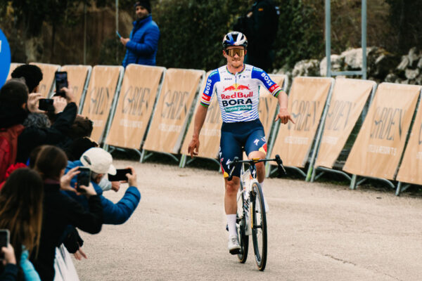 Tretí deň, tretie víťazstvo. Remco Evenepoel vyhral preteky Trofeo Andratx-Pollença