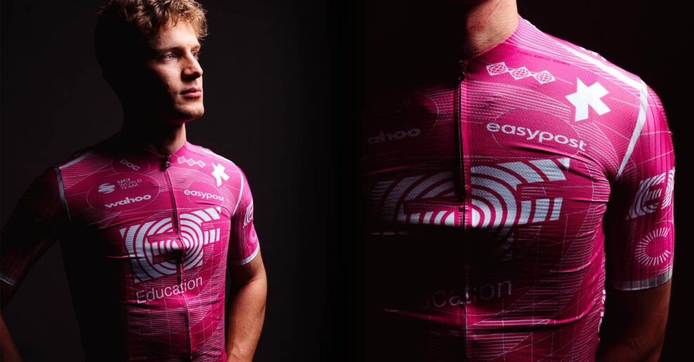 Slov&aacute;k Matthias Schwarzbacher sa uk&aacute;zal v drese svojho nov&eacute;ho t&iacute;mu EF Education-EasyPost