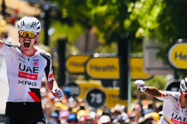 Jay Vine a Jhonatan Narváez ovládli druhú etapu Tour Down Under po dominantnom výkone v rozhodujúcom stúpaní