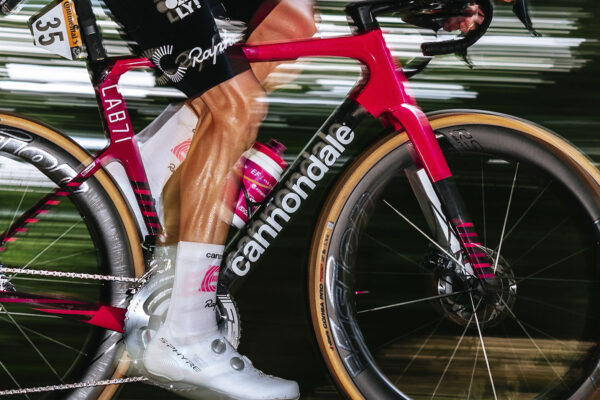 UCI spúšťa test pasu výkonnostných dát. „Sme proti tomu na sto percent a rovnako aj jazdci,“ hovorí Adam Hansen