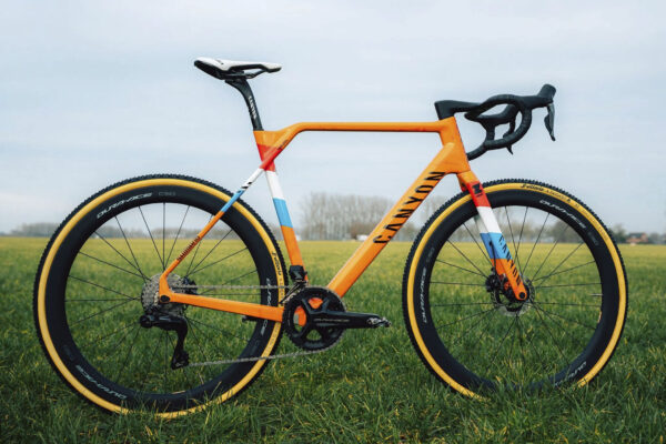 Canyon pripravil pre Mathieu van der Poela špeciálnu edíciu cyklokrosového bicykla Inflite CF SLX na majstrovstvá sveta (detaily, špecifikácia)