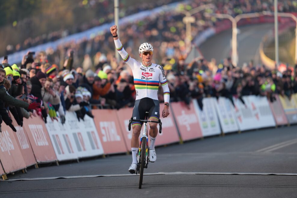 Mathieu van der Poel prep&iacute;sal hist&oacute;riu cyklokrosu, prekonal rekord v počte v&iacute;ťazstiev na pretekoch svetov&eacute;ho poh&aacute;ra