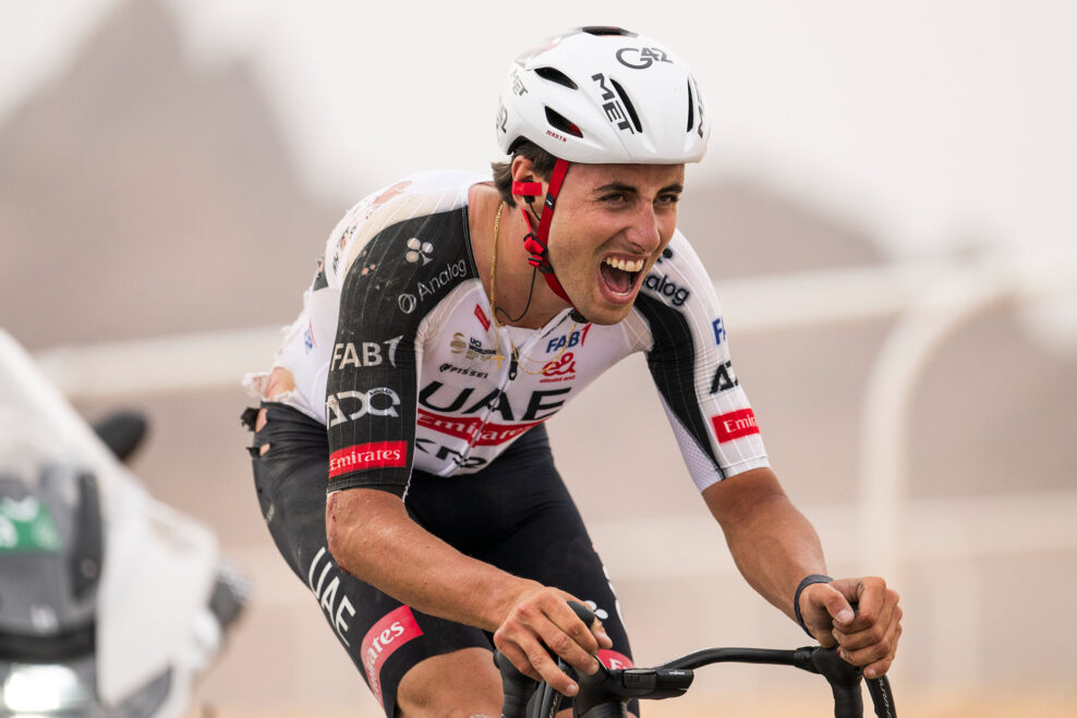 T&iacute;m UAE Emirates-XRG m&aacute; &scaron;tyroch zranen&yacute;ch jazdcov len p&aacute;r dn&iacute; po &scaron;tarte sez&oacute;ny 2026
