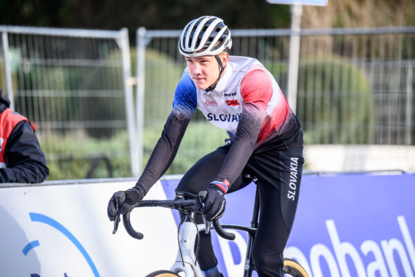 Michal Šichta vybojoval v silnej konkurencii 15. miesto na majstrovstvách sveta v cyklokrose juniorov