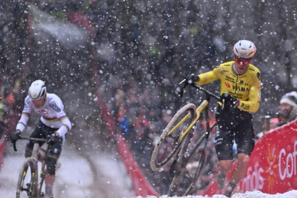 Wout van Aert absolvoval úspešnú operáciu po páde na Exact Cross Mol