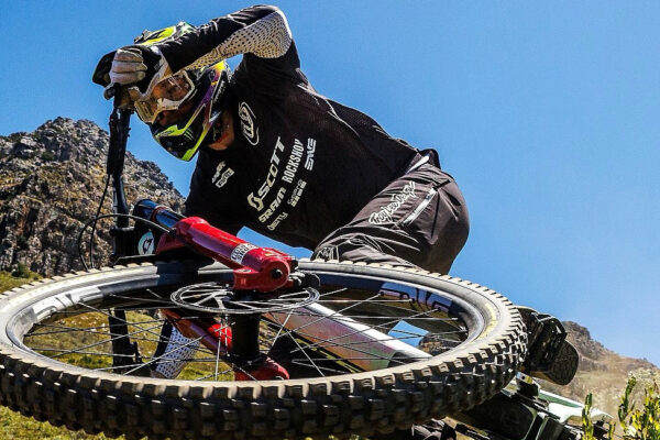 Brendan Fairclough sa po 15 rokoch vracia k značkám SRAM a RockShox