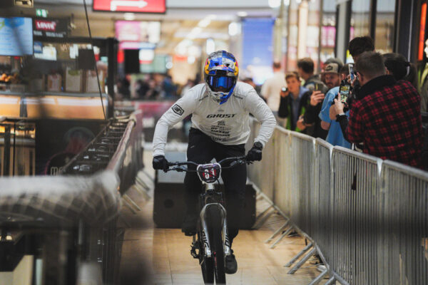 Tomáš Slavík po páde vo finále Downmallu 2026 prišiel o šancu na pódium