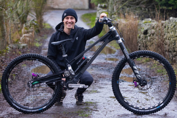 Reece Wilson jazdí na najšialenejšom bicykli Svetového pohára