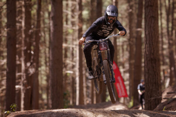 Crankworx Christchurch odštartoval novou disciplínou AirDH. Víťazmi sa stali Sam Blenkinsop a Jenna Hastings