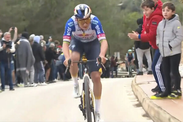 Remco Evenepoel vyhral kráľovskú etapu Okolo Valencie po záverečnom sóle a ujal sa vedenia celkovej klasifikácie