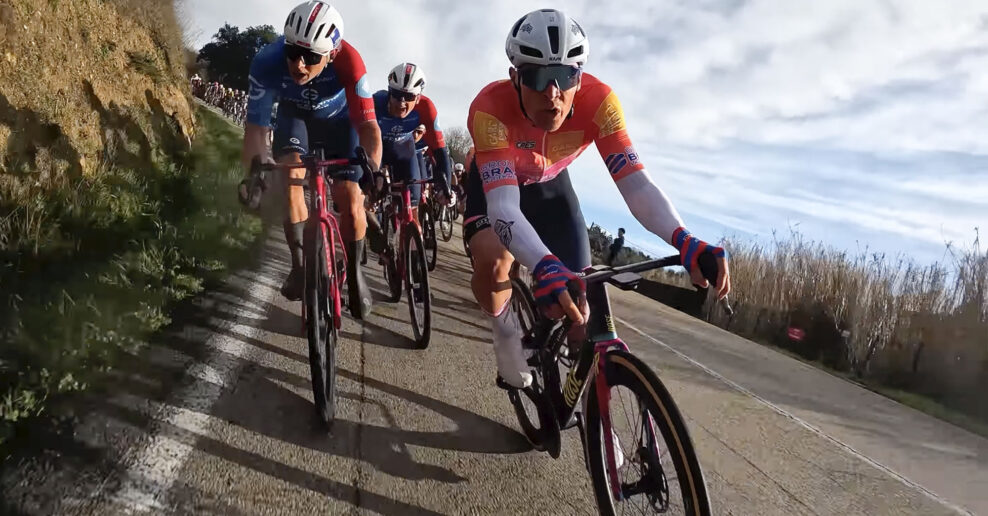  VIDEO | Takto vyzer&aacute; hektick&yacute; boj o poz&iacute;cie v pelot&oacute;ne. Ako Luk&aacute;&scaron; Kubi&scaron; vybojoval tri druh&eacute; miesta na Etoile de Bess&egrave;ges