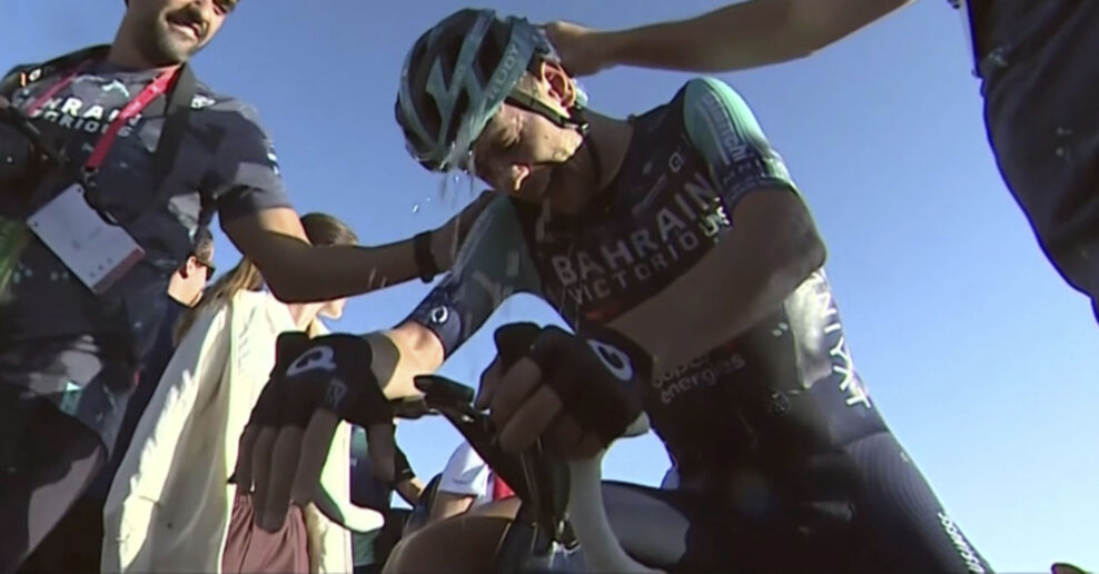 Antonio Tiberi vyhral na vrchole Jebel Mobrah, Remco Evenepoel dostal kŕče a v&yacute;razne zaostal