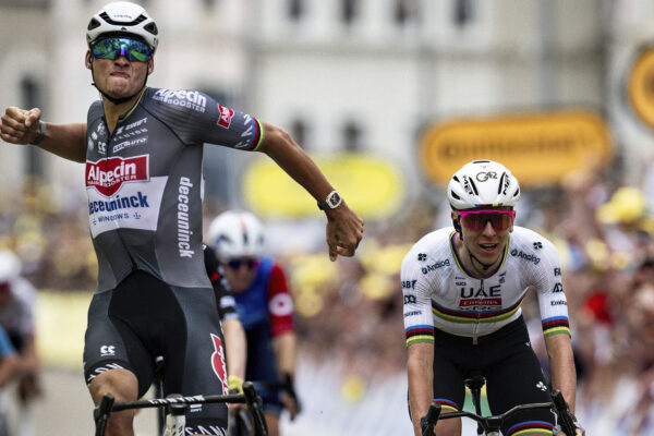 Lucas‘ cycling blog: Prečo sa rozdiel medzi Pogačarom, Van der Poelom a zvyškom pelotónu stále zväčšuje?