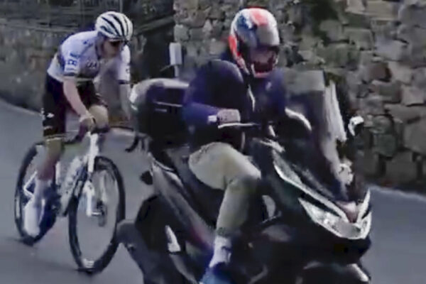 VIDEO | Tadej Pogačar trénuje výjazd na legendárne Poggio a pripravuje sa na Miláno-San Remo